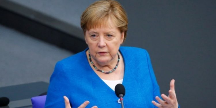 Merkel pranon gabimet e saj në politikën përballë Rusisë