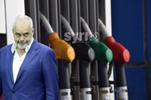 Çmendet qeveria/ Taksë e re 300 milionë euro mbi naftën për rezervën e sigurisë