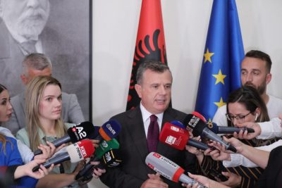 Balla: PD të distancohet nga ata që kërcënojnë gjyqtarët e prokurorët te dera e SPAK