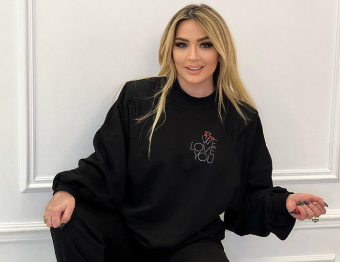 Rozana Radi: Me kënaqësi do jetoja me vjehrrën në shtëpi, më mirë ajo se sa një pastruese filipineze