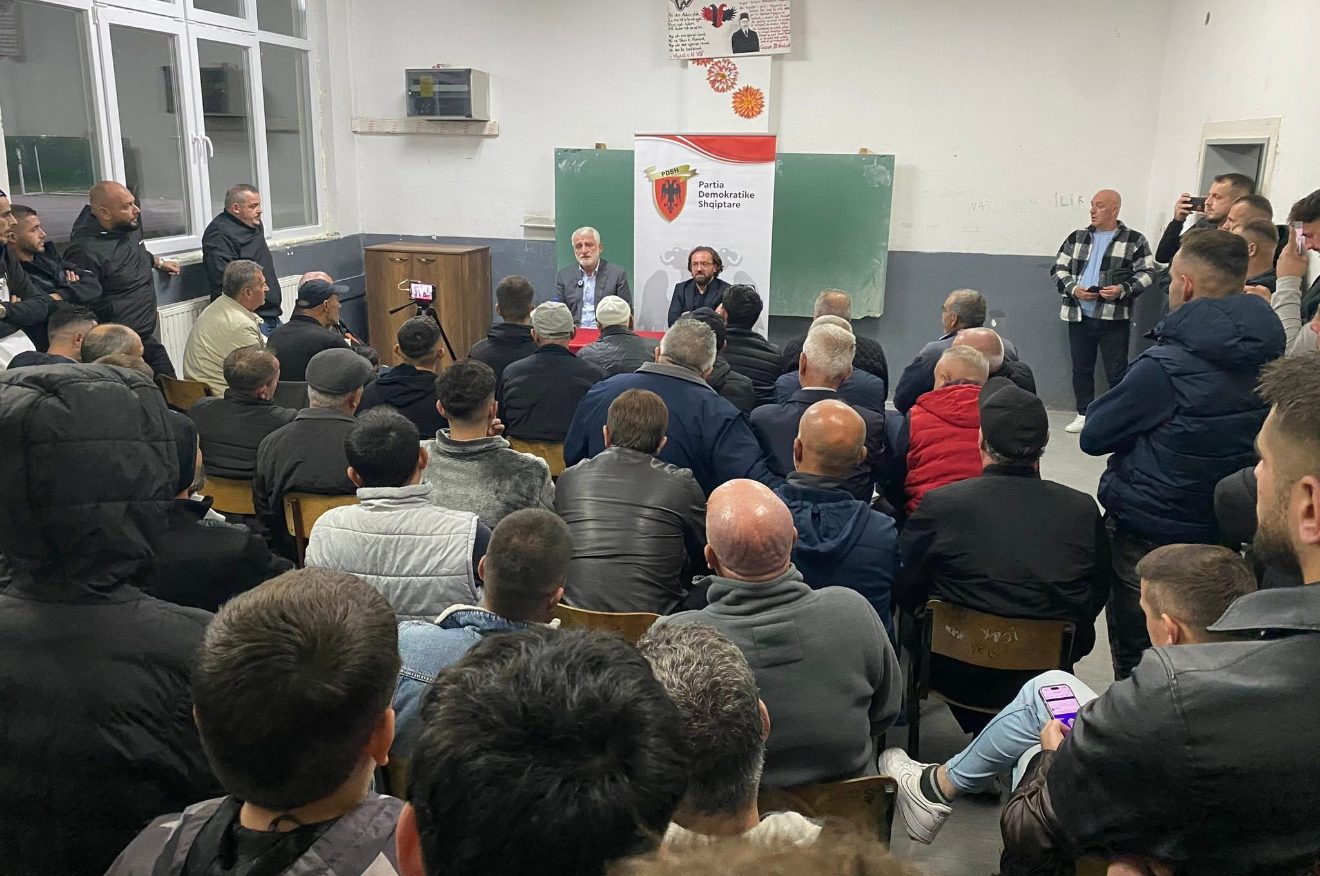 Menduh Thaçi mobilizon strukturat e PDSH-së në Zhelinë: Koha është për veprim dhe unitet!