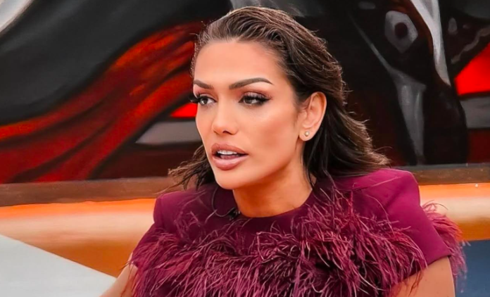 Drenusha Latifi provokon, foto nga shtrati publikon