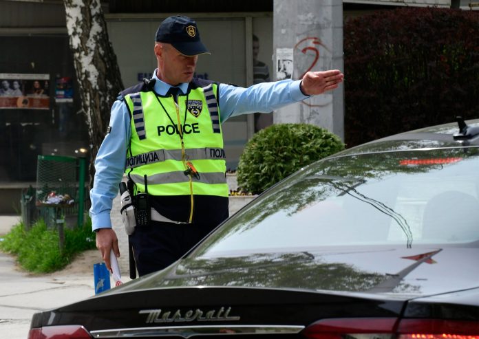 Edhe dy kumanovarëve policia ua merr veturat  nuk respekuan rregullat e trafikut