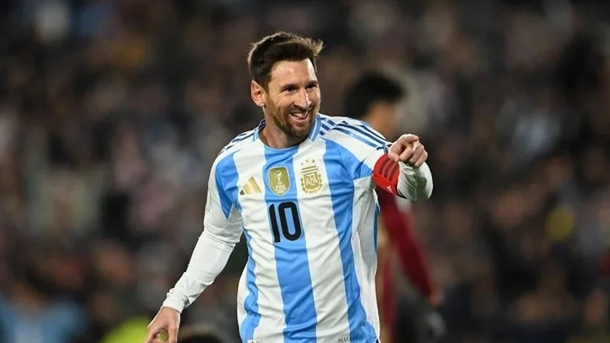“Si idiot, nuk mund të flas me personalitete të famshme”: Lionel Messi i mërzitur me veten që nuk di anglisht