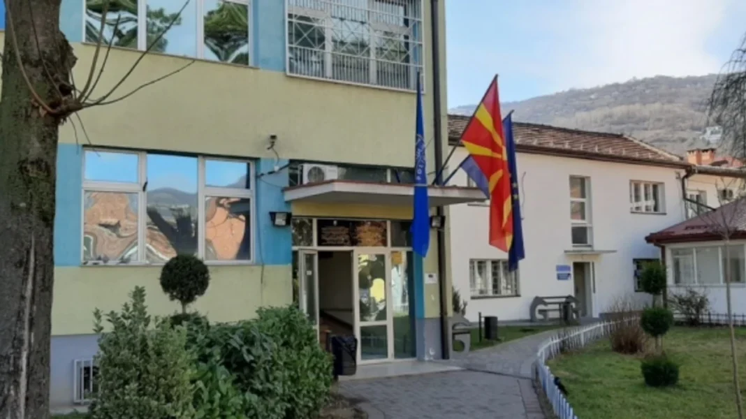 Vidhet kasaforta me donacione në një xhami të Tetovës