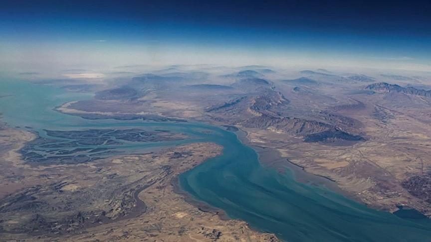 Mbronte anijet që kalonin në Ngushticën e Hormuzit, Irani fundos me shpërthim “arsenalin lundrues”
