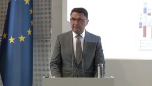 Kriza në Lindjen e Mesme ndikon në ekonomi, Banka Popullore e Maqedonisë së Veriut ul projeksionin për rritjen ekonomike