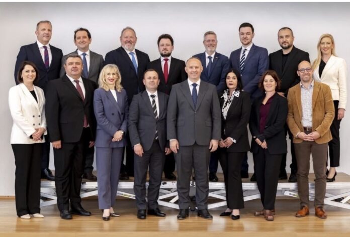 Konsensus për Kodin Etik të deputetëve, lajmin e jep Gashi nga Zvicra