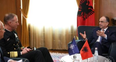 Begaj pret Komandantin e Komandës së Forcës së Bashkuar në Napoli