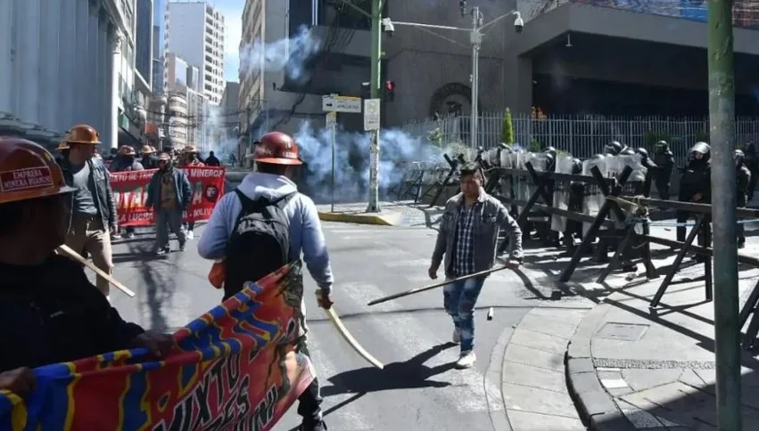 Trazira në Bolivi, bankat mbyllin degët në kryeqytetin La Paz mes demonstratave antiqeveritare