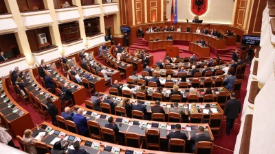 Zbulohen prapaskenat e paktit PS-PD për votimin e rezolutës së anëtarësimit në BE, telefonata Balla- Bardhi në mesnatë. Cilët janë 4 negociatorët që formuluan draftin