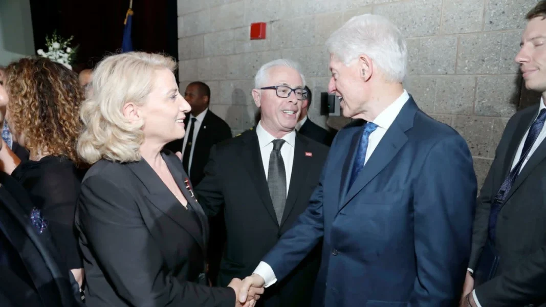 Shkurte Fejza takohet në Amerikë me ish-presidentin Bill Clinton: Mirënjohje nga zemra në emër të popullit të Kosovës