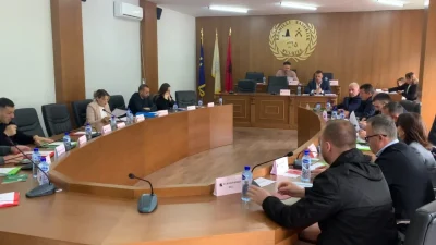 Dështon për herë të tretë mbledhja e Këshillit Bashkiak në Bulqizë, tensione dhe debate mes mazhorancës dhe opozitës