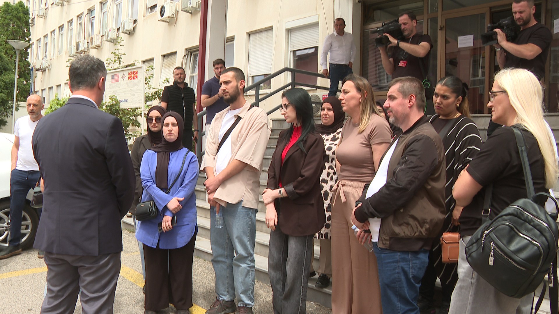 MSH Azir Aliu flet për rikonstruimin e qeverisë   Qytetarët  Jep dorëheqje  ke dështuar 
