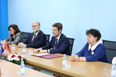 Hoxha: Kosova të konstituojë sa më shpejt institucionet e reja