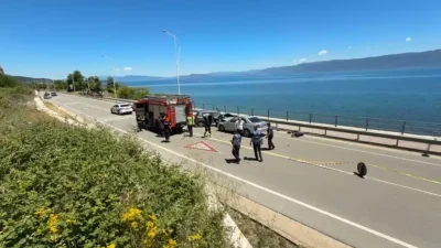 Mbeti e plagosur nga përplasja e dy automjeteve në aksin Lin-Pogradec, ndërron jetë pasagjerja