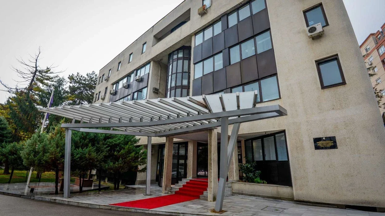 MPB: Lejet për udhëtime jashtë vendit për të miturit do të lëshohen edhe të shtunave
